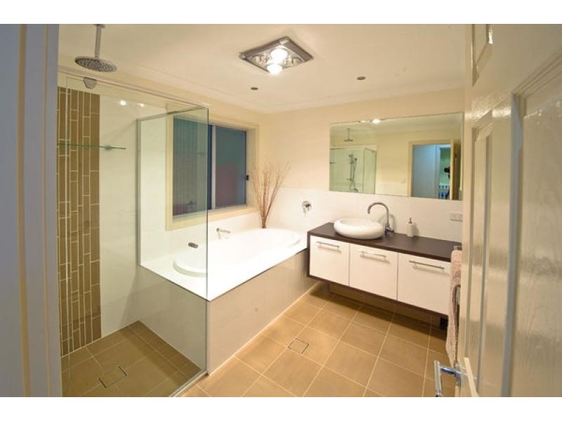 87 Bonogin Road, Mudgeeraba QLD 4213