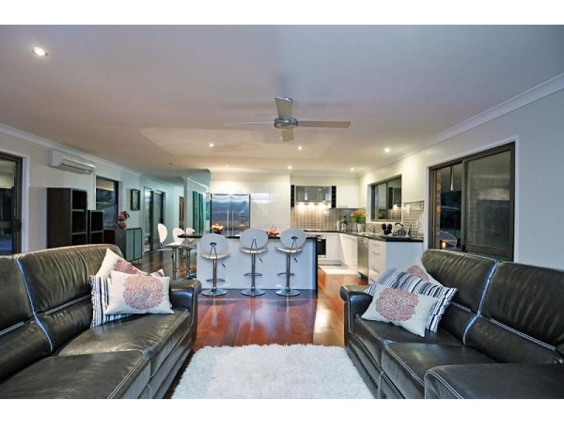 48 Kagoola Drive, Mudgeeraba QLD 4213
