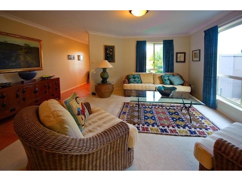 2 Outrigger Drive, Robina QLD 4226