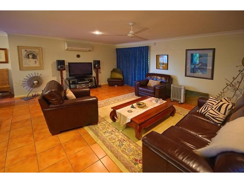 2 Outrigger Drive, Robina QLD 4226
