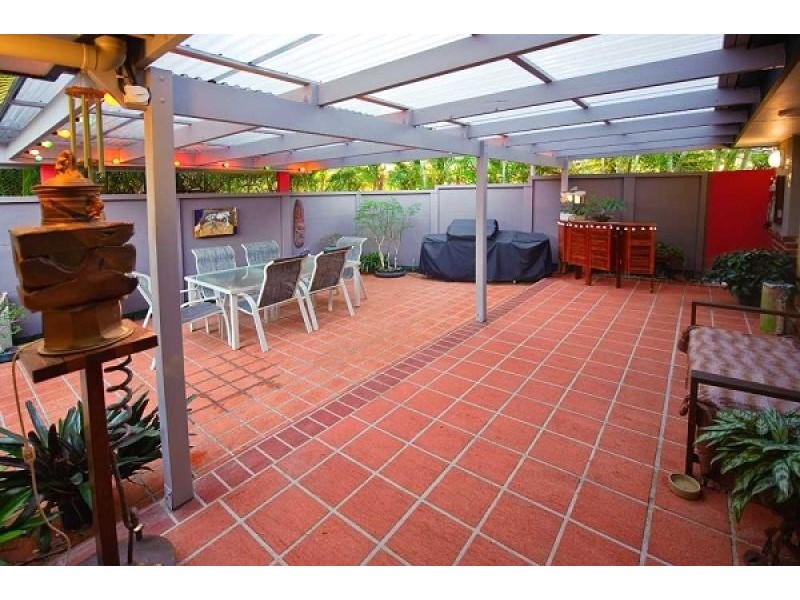 2 Outrigger Drive, Robina QLD 4226