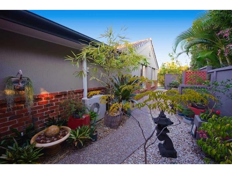 2 Outrigger Drive, Robina QLD 4226