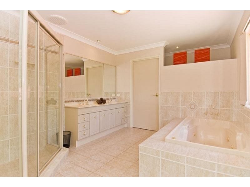 22 Raffles Court, Mudgeeraba QLD 4213