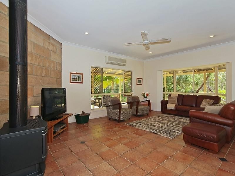 13 Isla Ct, Bonogin QLD 4213