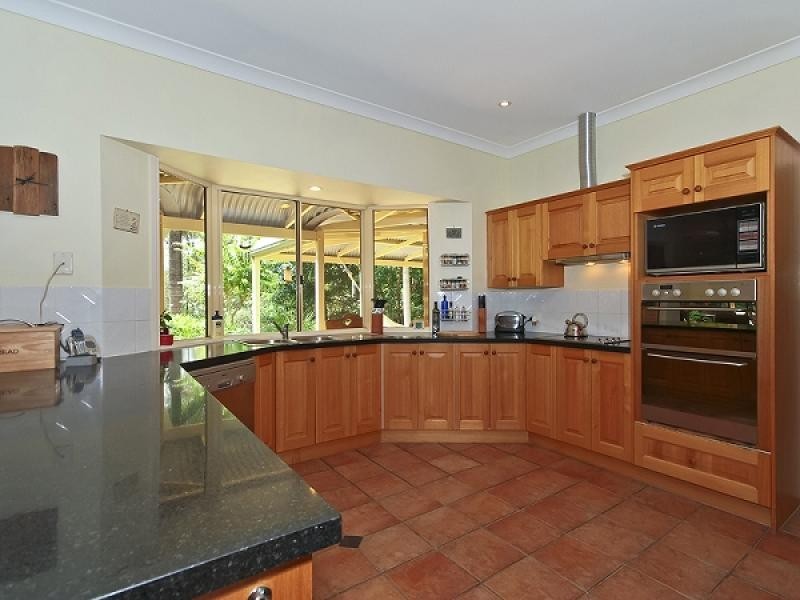 13 Isla Ct, Bonogin QLD 4213