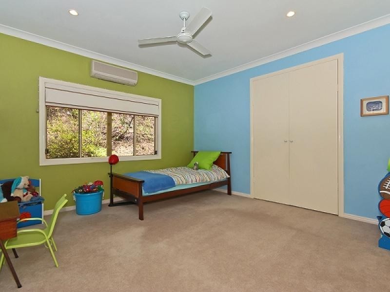 13 Isla Ct, Bonogin QLD 4213