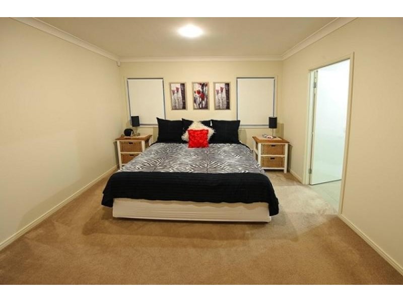 3 Emerson Drive, Bonogin QLD 4213