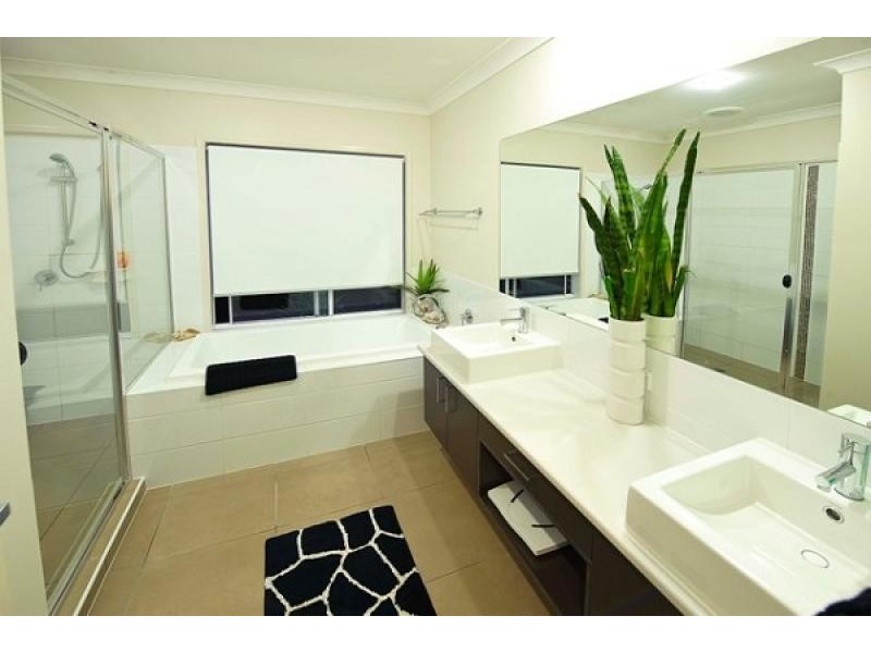 3 Emerson Drive, Bonogin QLD 4213