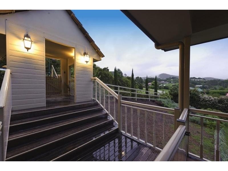 14 Fairy Wren Court, Bonogin QLD 4213