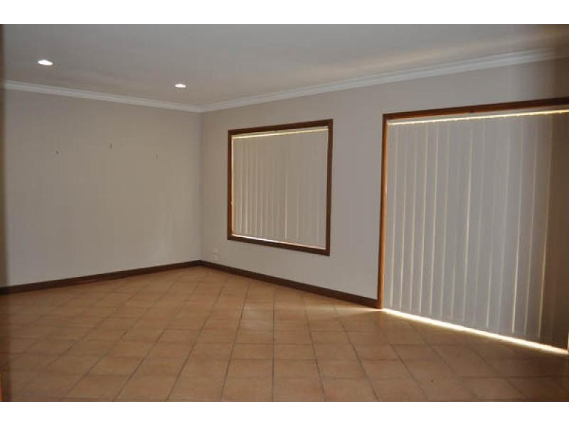 136 Strawberry Road, Mudgeeraba QLD 4213