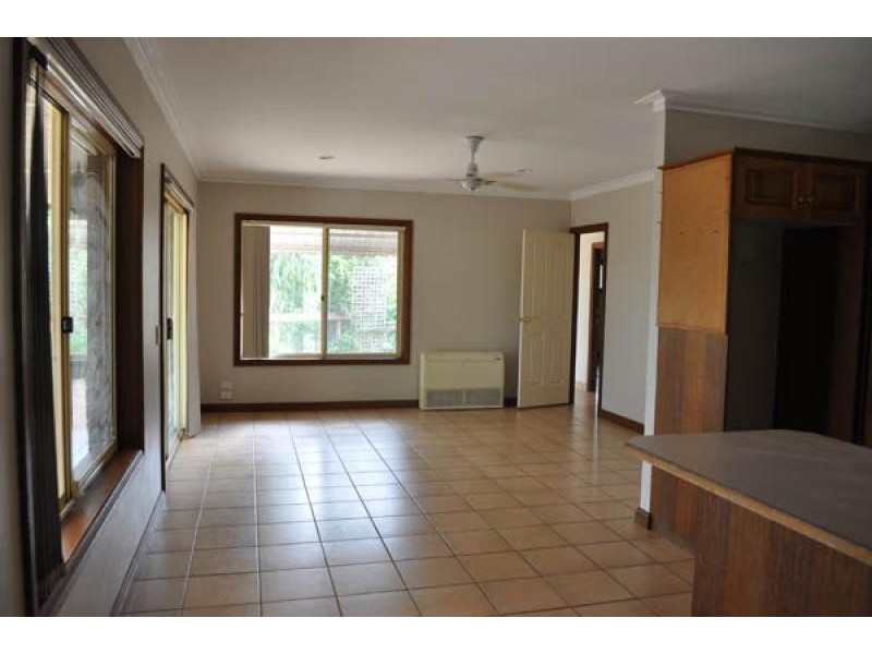 136 Strawberry Road, Mudgeeraba QLD 4213