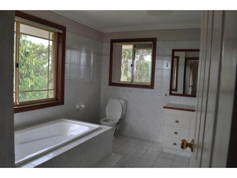 136 Strawberry Road, Mudgeeraba QLD 4213