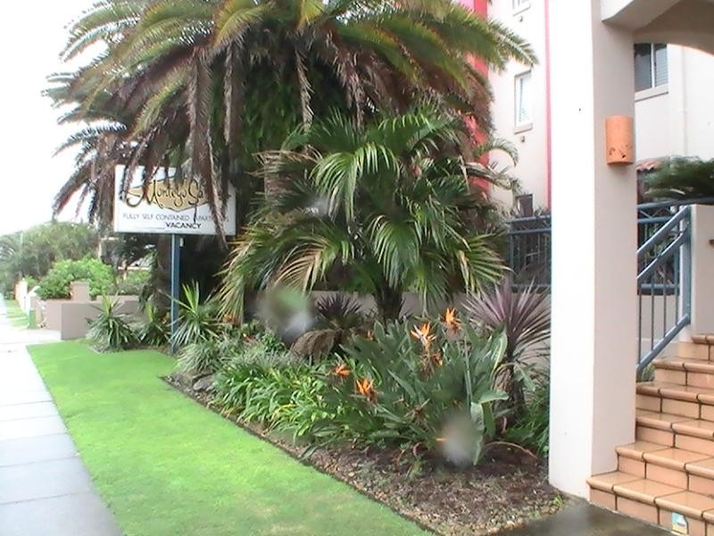 Unit 4/21 Peerless Avenue, Mermaid Beach QLD 4218