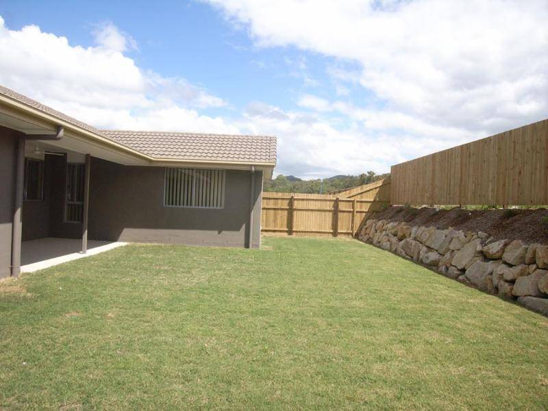 4 KERSHAN STREET, Mudgeeraba QLD 4213