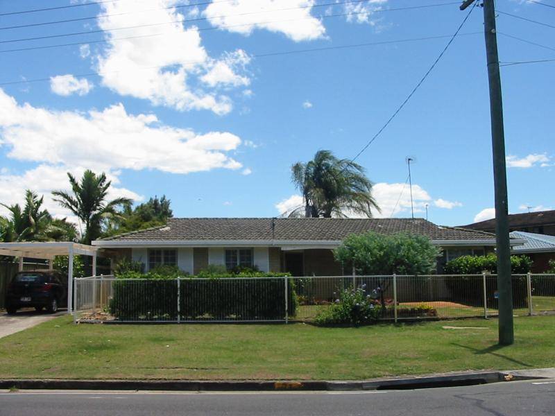77 SAVOY DRIVE, Broadbeach Waters QLD 4218