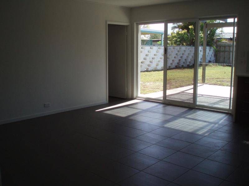 14 NARANGA AVENUE, Broadbeach Waters QLD 4218