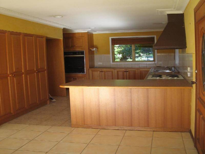 11 BERMUDA STREET, Broadbeach Waters QLD 4218