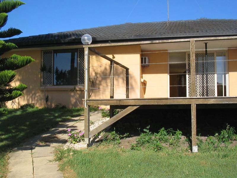 11 BERMUDA STREET, Broadbeach Waters QLD 4218