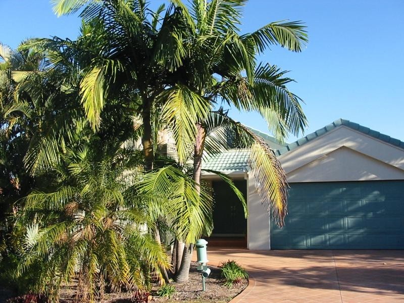 4 DONCASTER COURT, Robina QLD 4226