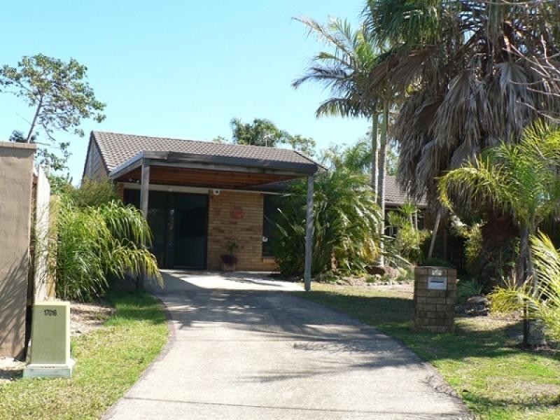 4 DOROTHY PLACE, Varsity Lakes QLD 4227