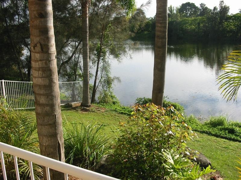 28 EMERTON CRESCENT, Robina QLD 4226