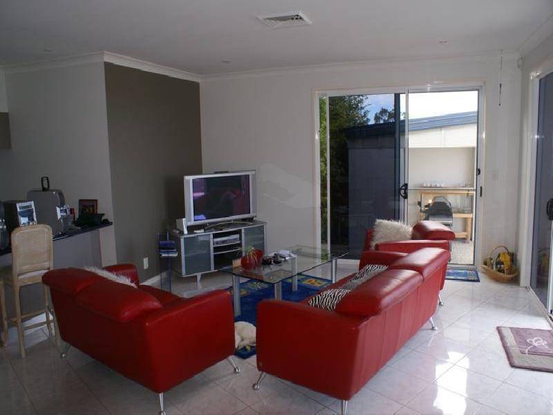 11 CHEVRON RISE, Highland Park QLD 4211