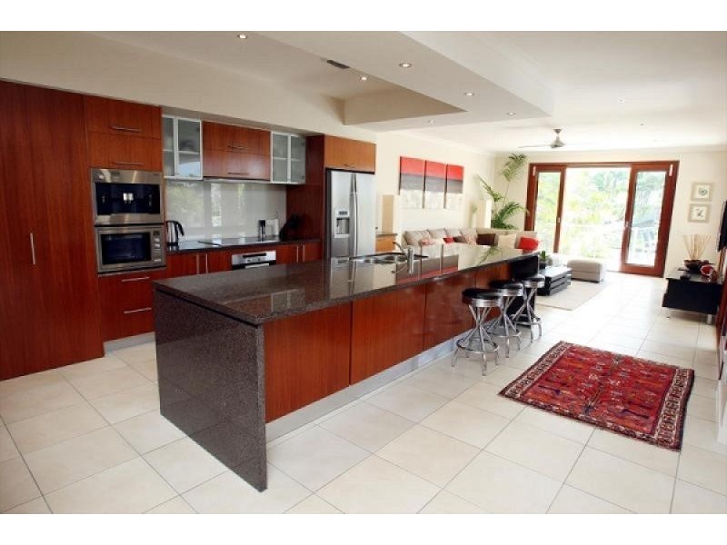 48 CHAROLAIS CRESCENT, Benowa QLD 4217