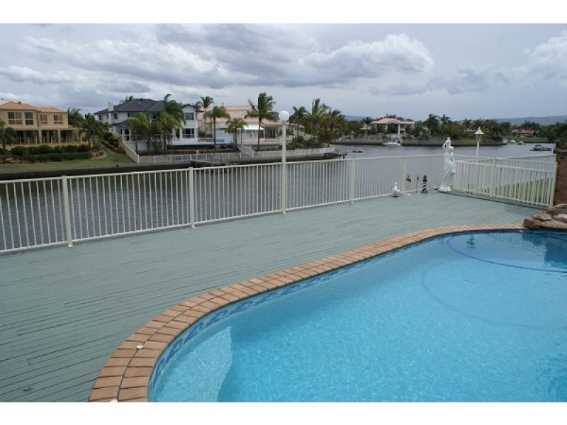 6 CRESTMORE COURT, Mermaid Waters QLD 4218