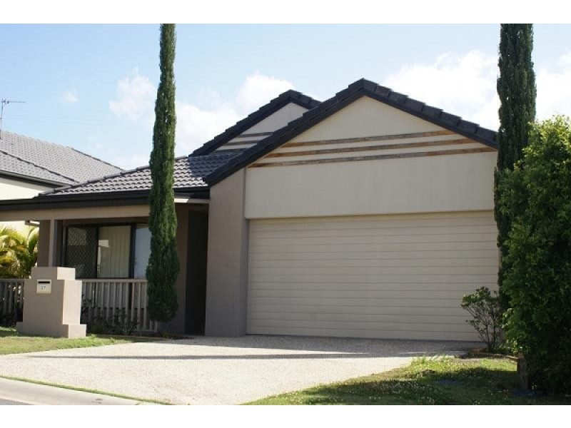37 LANTAU CRESCENT, Varsity Lakes QLD 4227