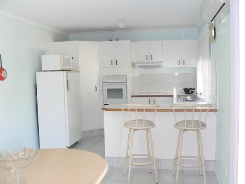 4 DOROTHY PLACE, Varsity Lakes QLD 4227