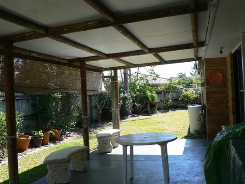 4 DOROTHY PLACE, Varsity Lakes QLD 4227