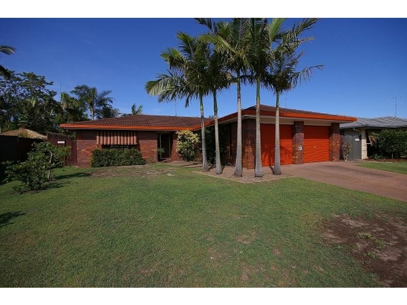 6 LINUM STREET, Palm Beach QLD 4221