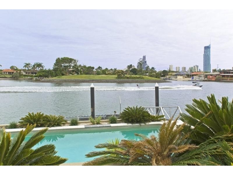 41 FURLONG STREET, Broadbeach Waters QLD 4218