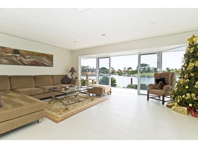 41 FURLONG STREET, Broadbeach Waters QLD 4218