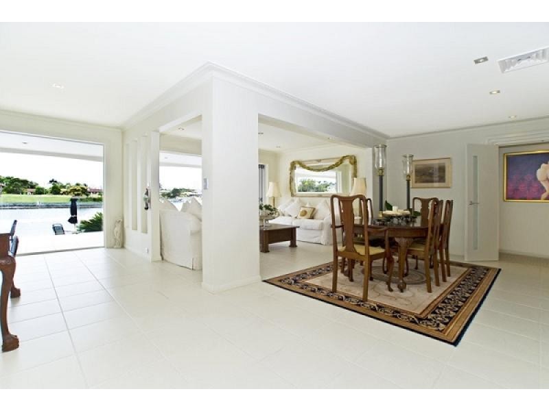 41 FURLONG STREET, Broadbeach Waters QLD 4218