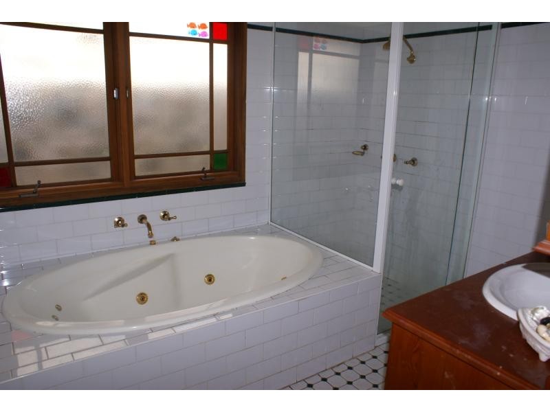 24 ALLAMBIE AVENUE, Northmead NSW 2152