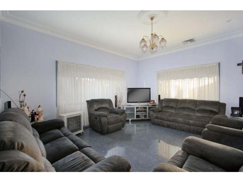 18 Talbot Road, Guildford NSW 2161