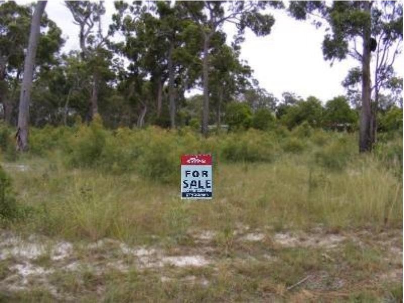 8 Oak Avenue, Coonarr QLD 4670