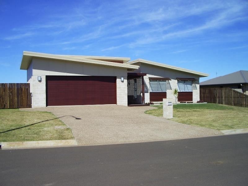 14 Gill Place, Kalkie QLD 4670