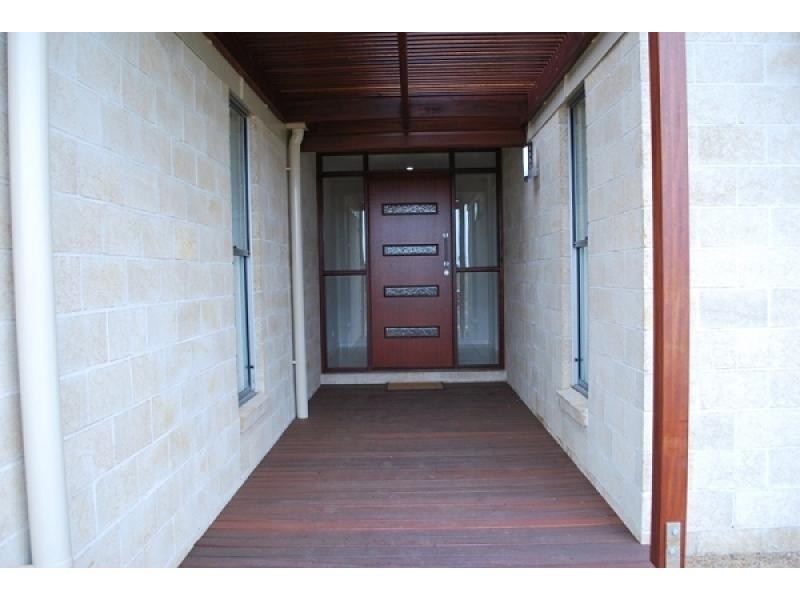 14 Gill Place, Kalkie QLD 4670