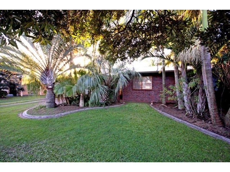 70 Dawn Parade, Thabeban QLD 4670