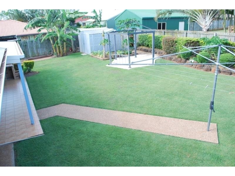 8 Maike Street, Kalkie QLD 4670