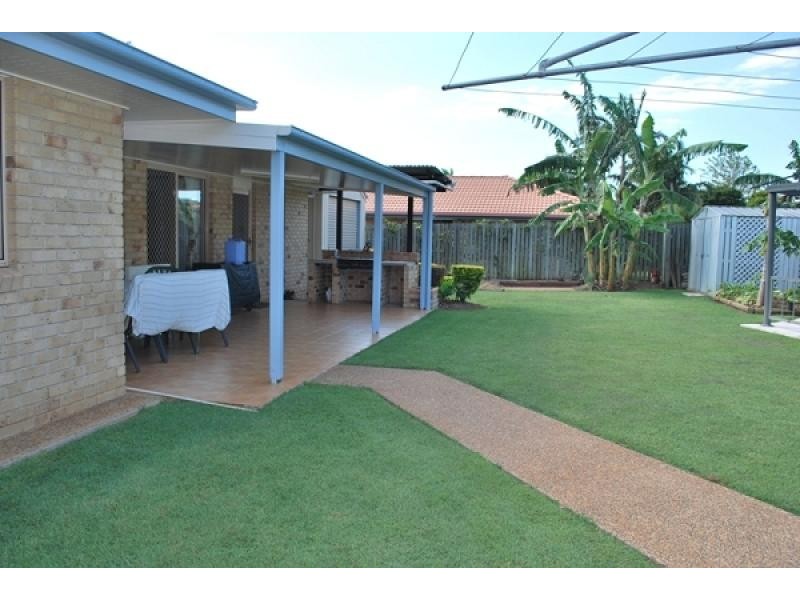 8 Maike Street, Kalkie QLD 4670