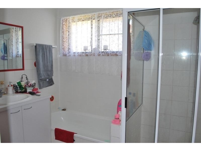 24 Stevenson Street, Kepnock QLD 4670