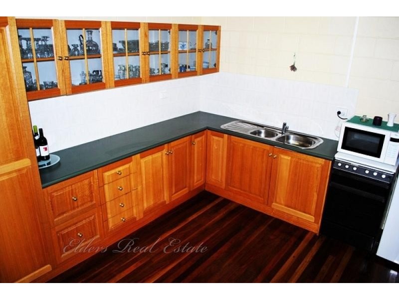 42 McCracken, Walkervale QLD 4670