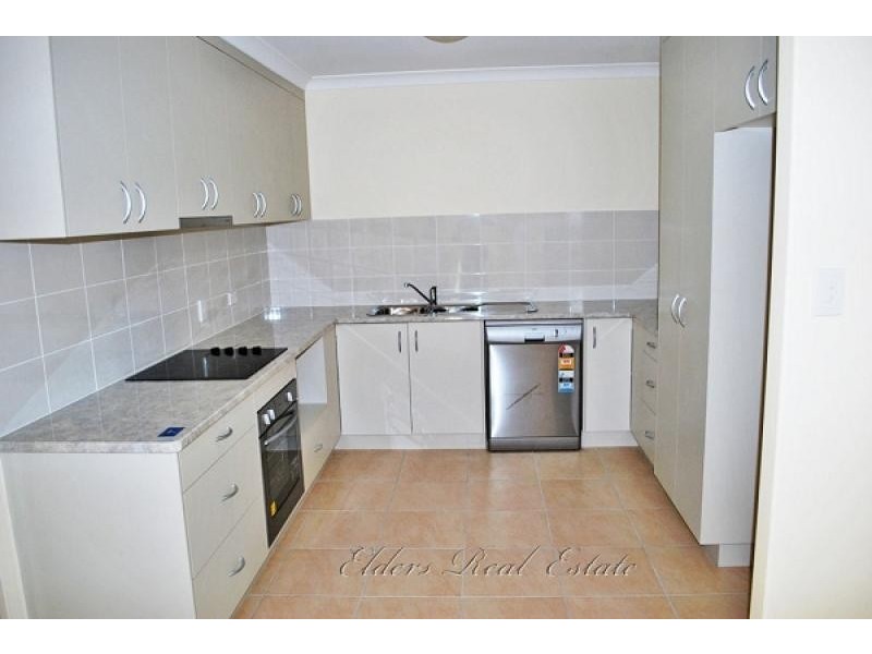 Unit 2, 26 Dunn Road, Avenell Heights QLD 4670