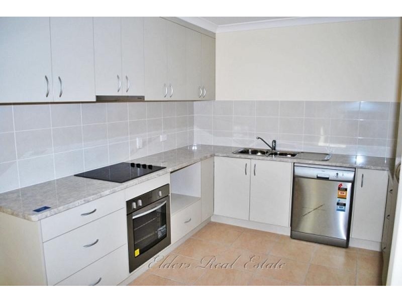 Unit 2, 26 Dunn Road, Avenell Heights QLD 4670