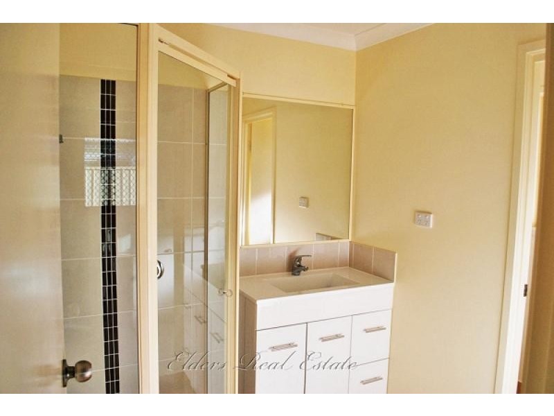 Unit 2, 26 Dunn Road, Avenell Heights QLD 4670