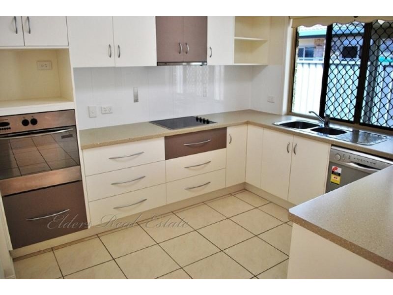Unit 7, 45 Thabeban St., Avenell Heights QLD 4670