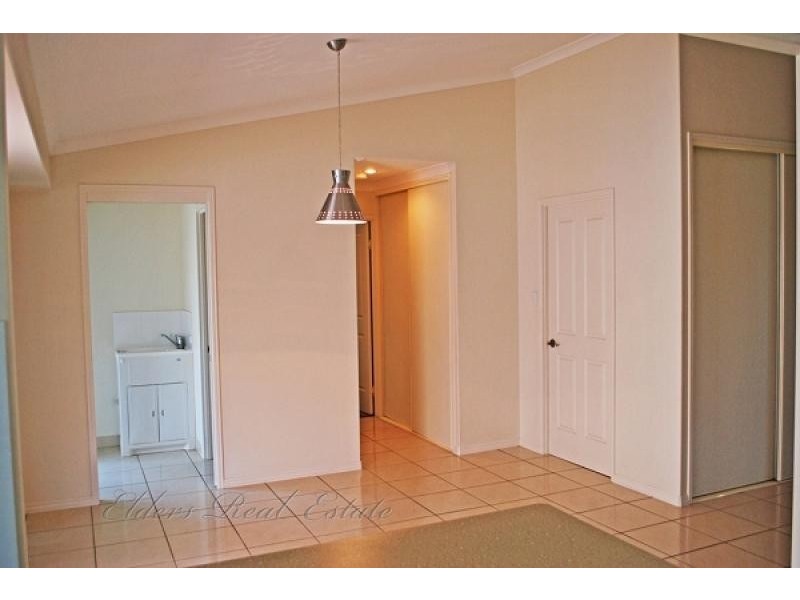 Unit 7, 45 Thabeban St., Avenell Heights QLD 4670